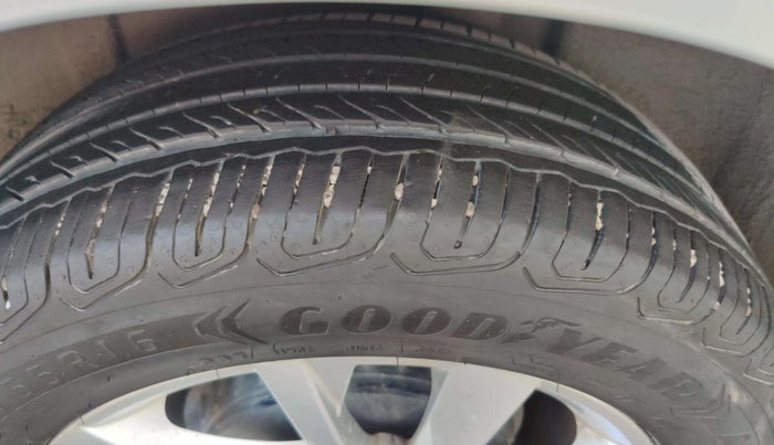 2023 Skoda SLAVIA AMBITION 1.0L TSI AT, Petrol, Automatic, 16,809 km, Right Front Tyre Tread