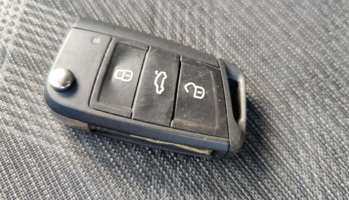 2023 Skoda SLAVIA AMBITION 1.0L TSI AT, Petrol, Automatic, 16,809 km, Key Close Up