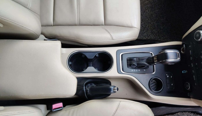2021 Ford Endeavour TITANIUM PLUS 2.0 4X2 AT SUNROOF, Diesel, Automatic, 38,954 km, Gear Lever