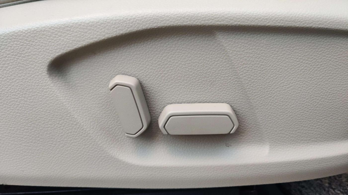 2021 Ford Endeavour TITANIUM PLUS 2.0 4X2 AT SUNROOF, Diesel, Automatic, 38,954 km, Driver Side Adjustment Panel