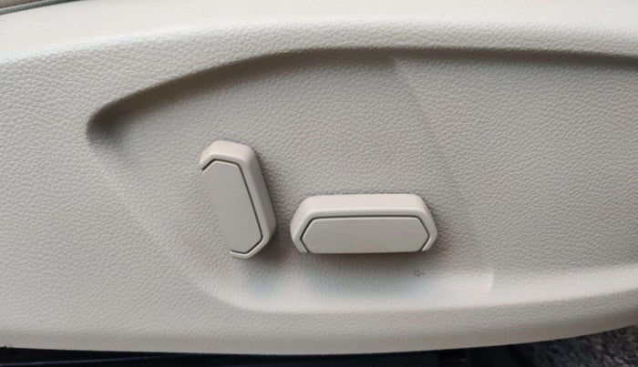 2021 Ford Endeavour TITANIUM PLUS 2.0 4X2 AT SUNROOF, Diesel, Automatic, 38,954 km, Driver Side Adjustment Panel