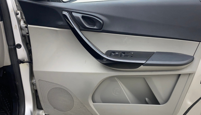 2019 Tata Tiago XZA PETROL, Petrol, Automatic, 39,900 km, Driver Side Door Panels Control