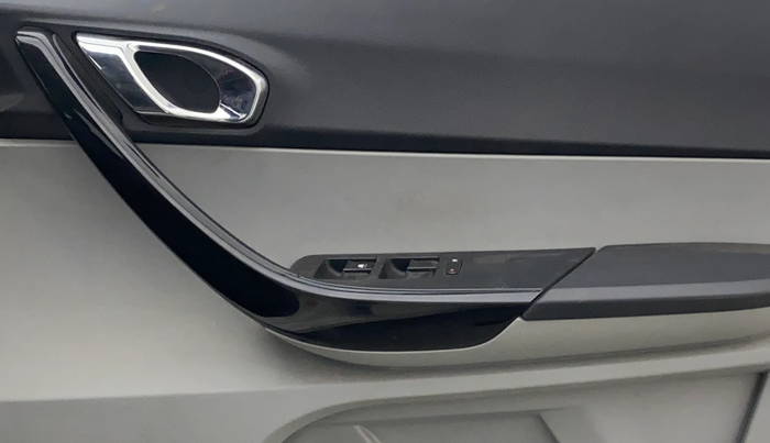 2020 Tata Tiago XZ PETROL, Petrol, Manual, 13,405 km, Driver Side Door Panels Control