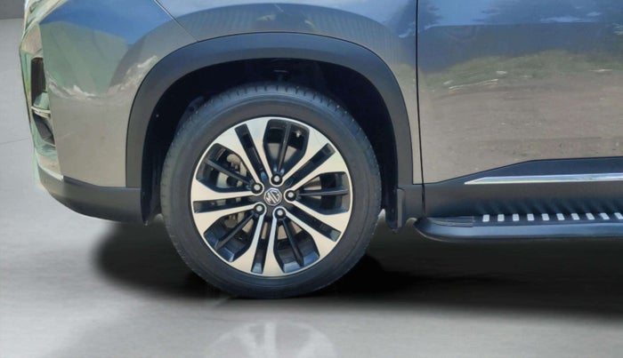 2023 MG HECTOR SHARP PRO 1.5 PETROL TURBO CVT PETROL, Petrol, Automatic, 25,895 km, Left Front Wheel