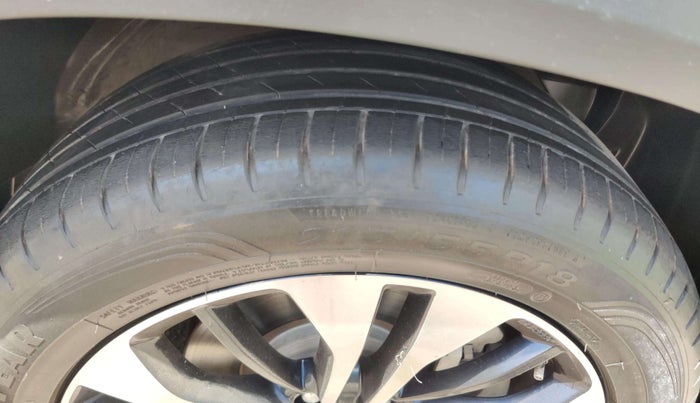 2023 MG HECTOR SHARP PRO 1.5 PETROL TURBO CVT PETROL, Petrol, Automatic, 25,895 km, Left Rear Tyre Tread