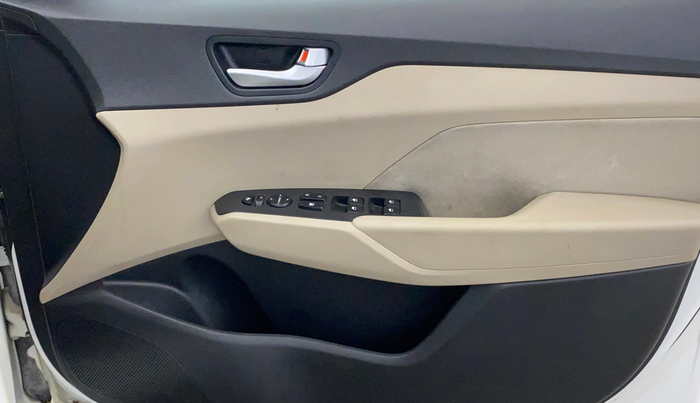 2019 Hyundai Verna 1.6 VTVT SX, Petrol, Manual, 70,488 km, Driver Side Door Panels Control