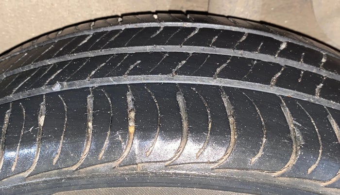 2016 Hyundai Creta S 1.6 PETROL, Petrol, Manual, 30,853 km, Left Rear Tyre Tread