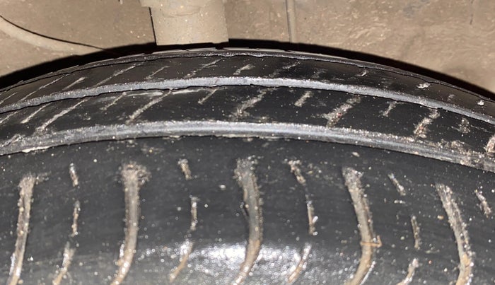 2016 Hyundai Creta S 1.6 PETROL, Petrol, Manual, 30,853 km, Right Front Tyre Tread