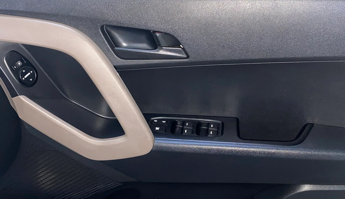 2016 Hyundai Creta S 1.6 PETROL, Petrol, Manual, 30,853 km, Driver Side Door Panels Control