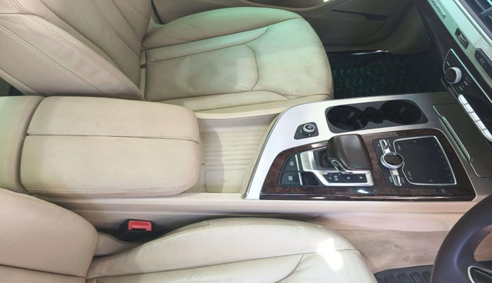 2016 Audi Q7 45 TDI TECHNOLOGY PLUS SUNROOF, Diesel, Automatic, 99,551 km, Gear Lever