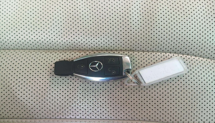 2015 Mercedes Benz S Class S350 CDI, Diesel, Automatic, 56,145 km, Key Close Up