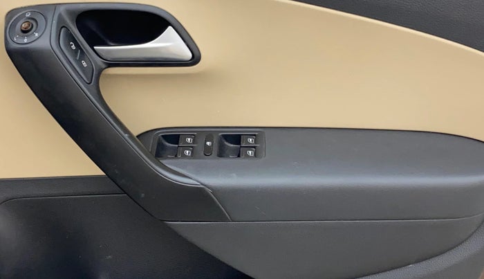 2016 Volkswagen Ameo HIGHLINE PLUS 1.5L AT 16 ALLOY, Diesel, Automatic, 1,32,884 km, Driver Side Door Panels Control