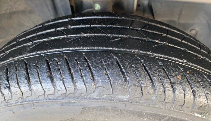 2021 Nissan MAGNITE XE, Petrol, Manual, 14,132 km, Right Front Tyre Tread
