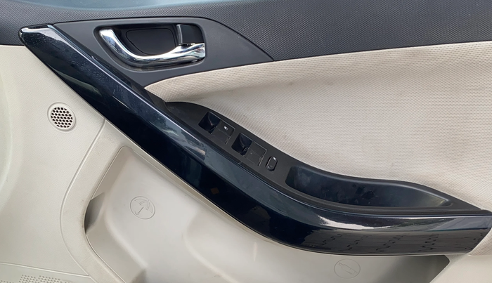 2020 Tata NEXON XZ PLUS DIESEL, Diesel, Manual, 66,408 km, Driver Side Door Panels Control