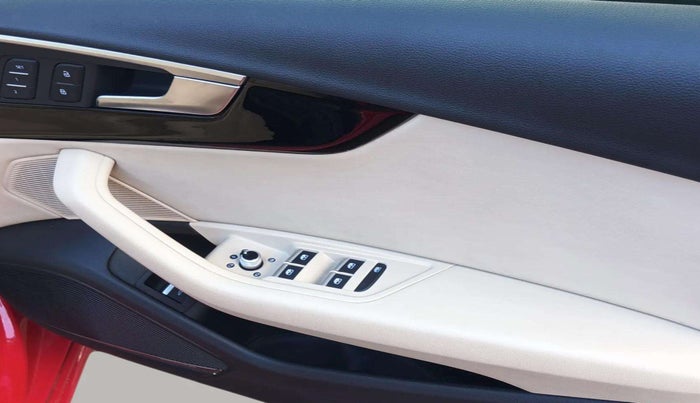 2022 Audi A4 40 TFSI TECHNOLOGY, Petrol, Automatic, 35,016 km, Driver Side Door Panels Control