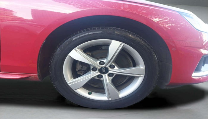 2022 Audi A4 40 TFSI TECHNOLOGY, Petrol, Automatic, 35,016 km, Right Front Wheel