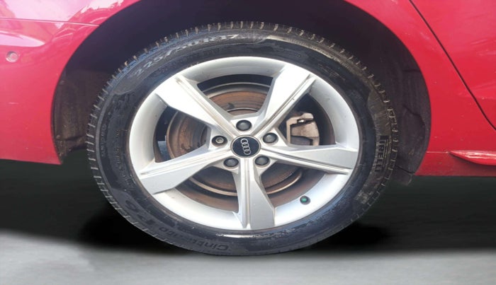 2022 Audi A4 40 TFSI TECHNOLOGY, Petrol, Automatic, 35,016 km, Right Rear Wheel