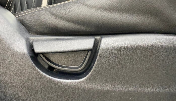 2018 Hyundai NEW SANTRO SPORTZ MT, Petrol, Manual, 38,291 km, Driver Side Adjustment Panel