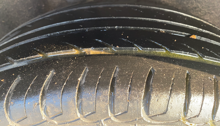 2013 Ford Ecosport TITANIUM 1.0L ECOBOOST (OPT), Petrol, Manual, 66,126 km, Left Front Tyre Tread