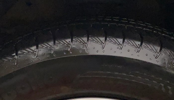 2022 Maruti Grand Vitara DELTA SMART HYBRID, Petrol, Manual, 28,078 km, Left Front Tyre Tread