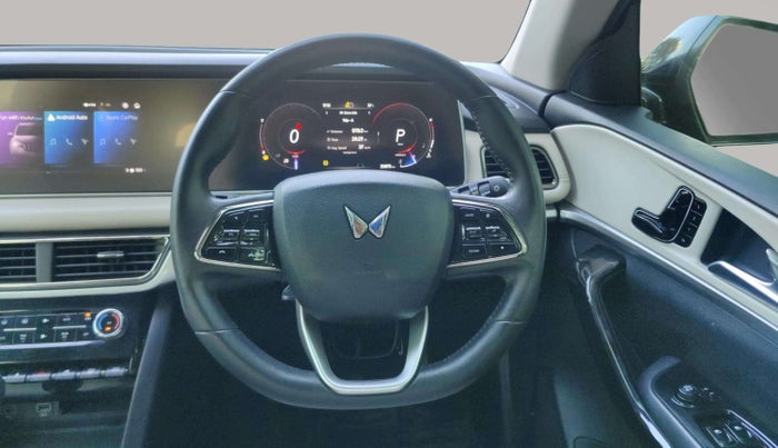 2024 Mahindra XUV700 AX 7 D AT 7 STR, Diesel, Automatic, 33,869 km, Steering Wheel Close Up