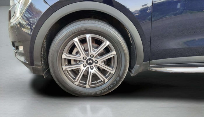 2024 Mahindra XUV700 AX 7 D AT 7 STR, Diesel, Automatic, 33,869 km, Left Front Wheel