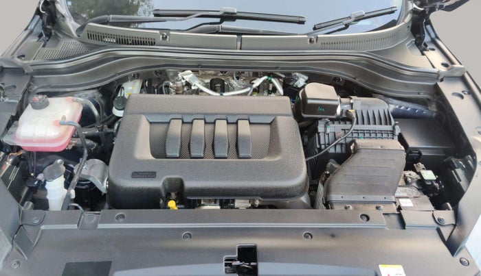 2024 Mahindra XUV700 AX 7 D AT 7 STR, Diesel, Automatic, 33,869 km, Engine View