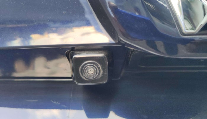 2024 Mahindra XUV700 AX 7 D AT 7 STR, Diesel, Automatic, 33,869 km, Parking Camera