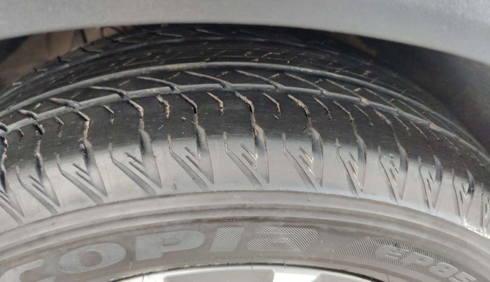 2024 Mahindra XUV700 AX 7 D AT 7 STR, Diesel, Automatic, 33,869 km, Right Front Tyre Tread