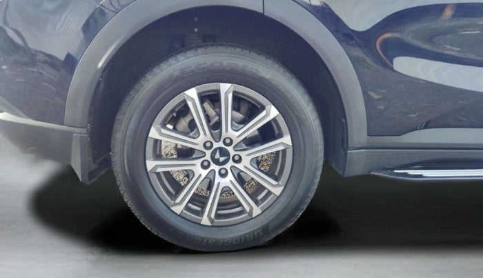 2024 Mahindra XUV700 AX 7 D AT 7 STR, Diesel, Automatic, 33,869 km, Right Rear Wheel