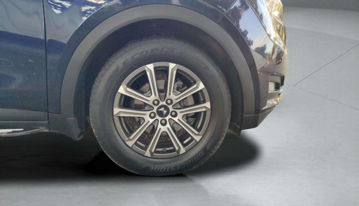 2024 Mahindra XUV700 AX 7 D AT 7 STR, Diesel, Automatic, 33,869 km, Right Front Wheel