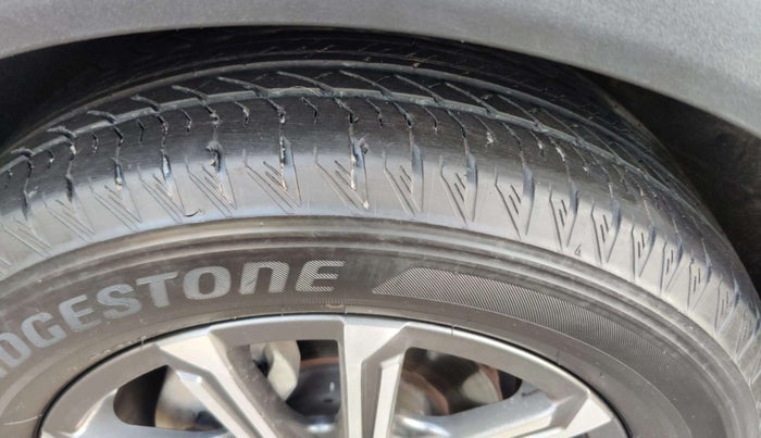 2024 Mahindra XUV700 AX 7 D AT 7 STR, Diesel, Automatic, 33,869 km, Left Rear Tyre Tread