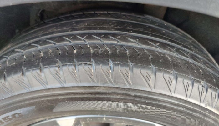 2024 Mahindra XUV700 AX 7 D AT 7 STR, Diesel, Automatic, 33,869 km, Right Rear Tyre Tread