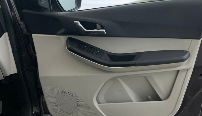 2022 Tata Tiago XZ PLUS CNG, CNG, Manual, 42,231 km, Driver Side Door Panels Control