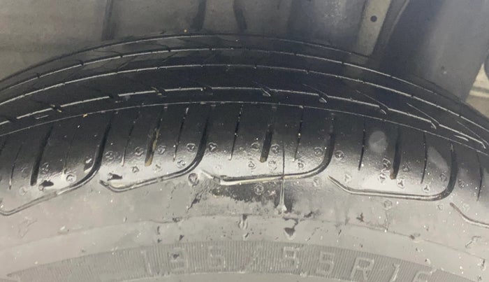 2015 Hyundai Elite i20 ASTA 1.2 (O), Petrol, Manual, 34,343 km, Left Rear Tyre Tread