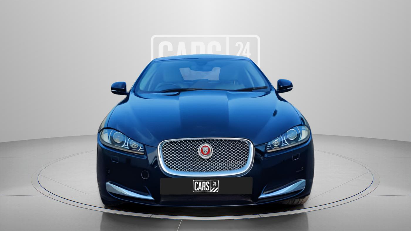 2015 Jaguar XF 2.2 DIESEL LUXURY, Diesel, Automatic, 52,618 km, Front