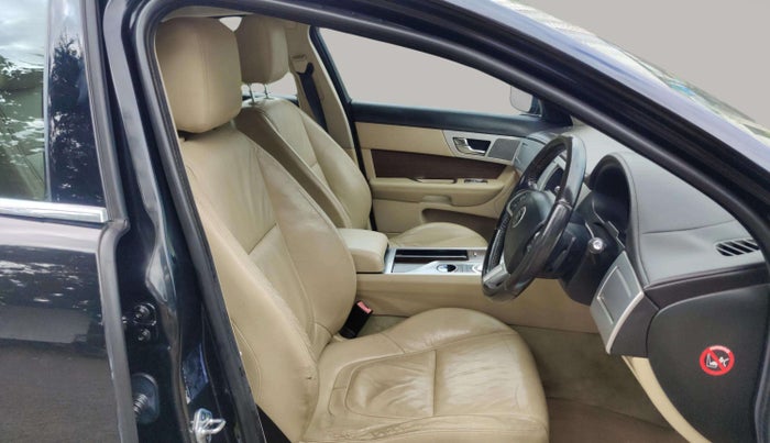 2015 Jaguar XF 2.2 DIESEL LUXURY, Diesel, Automatic, 52,618 km, Right Side Front Door Cabin