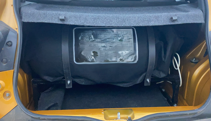 2023 Renault Kwid CLIMBER MT 1.0, CNG, Manual, 18,362 km, Boot Inside
