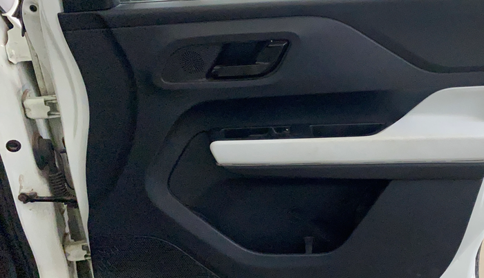 2022 Tata PUNCH PURE MT, Petrol, Manual, 24,170 km, Driver Side Door Panels Control