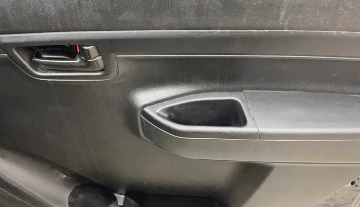 2020 Maruti S PRESSO VXI PLUS AMT, Petrol, Automatic, 74,420 km, Driver Side Door Panels Control