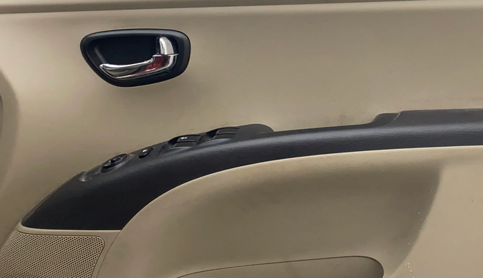 2012 Hyundai i10 MAGNA 1.2, Petrol, Manual, 63,054 km, Driver Side Door Panels Control