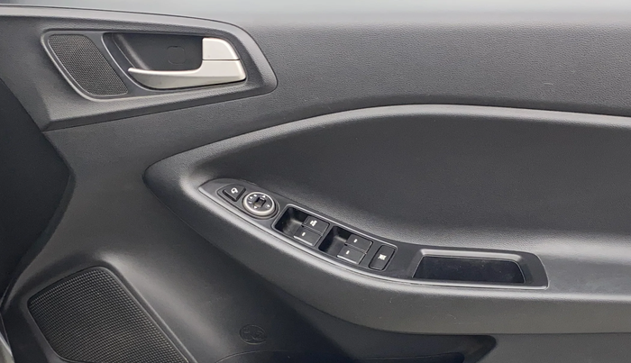 2019 Hyundai i20 Active 1.2 S, Petrol, Manual, 49,090 km, Driver Side Door Panels Control