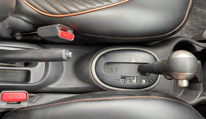 2018 Nissan Micra XV CVT, Petrol, Automatic, 34,969 km, Gear Lever