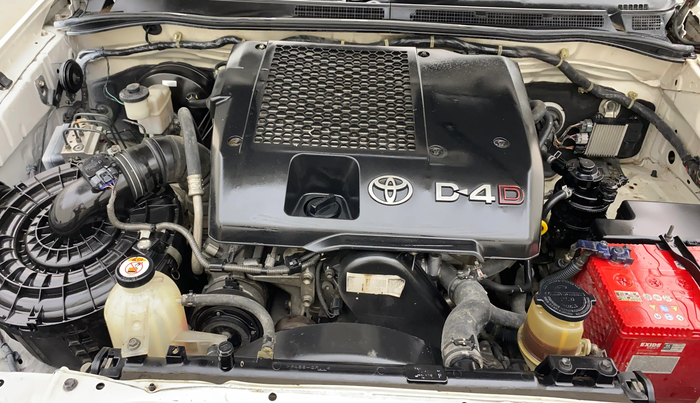 2014 Toyota Fortuner 3.0 4X2 AT, Diesel, Automatic, 82,343 km, Engine View