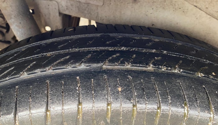 2015 Maruti Wagon R 1.0 VXI, Petrol, Manual, 70,351 km, Right Rear Tyre Tread