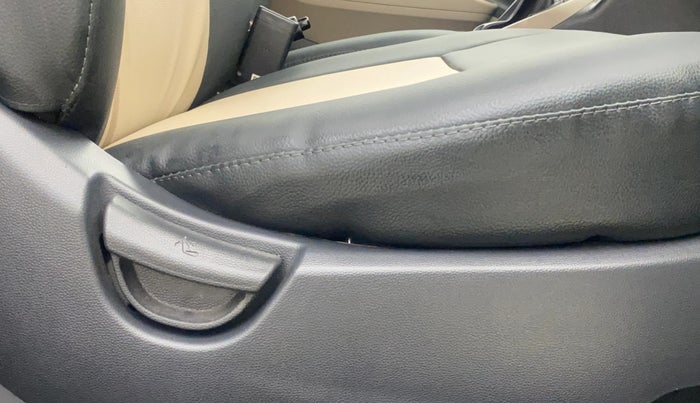2018 Hyundai Grand i10 MAGNA AT 1.2 KAPPA VTVT, Petrol, Automatic, 55,951 km, Driver Side Adjustment Panel