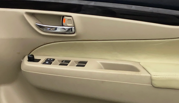 2017 Maruti Ciaz DELTA 1.4 MT PETROL, Petrol, Manual, 40,362 km, Driver Side Door Panels Control