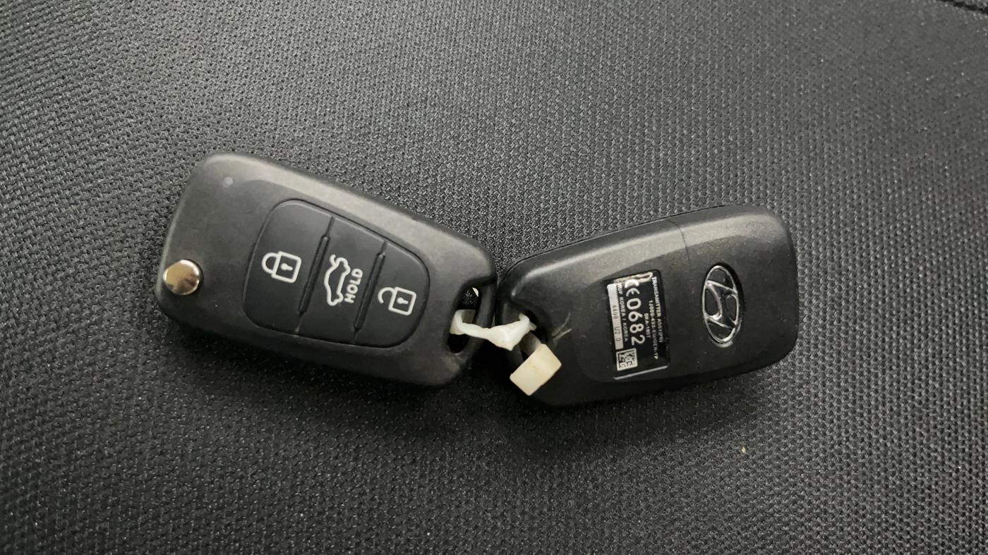 2012 Hyundai Verna FLUIDIC 1.6 VTVT SX, Petrol, Manual, 79,479 km, Key Close Up