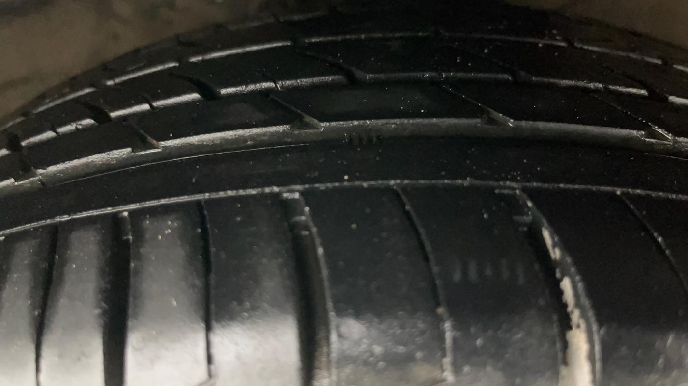 2012 Hyundai Verna FLUIDIC 1.6 VTVT SX, Petrol, Manual, 79,479 km, Right Front Tyre Tread