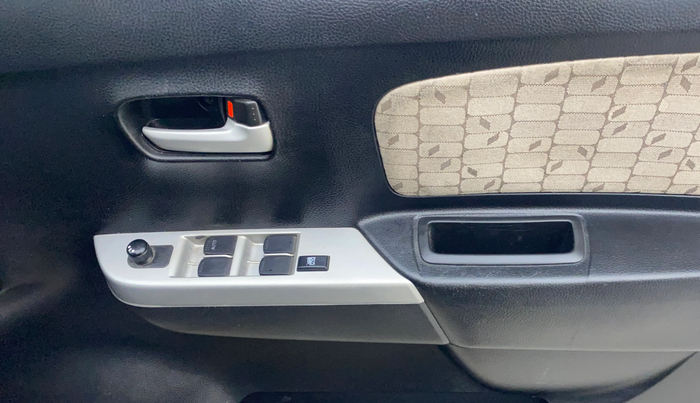 2013 Maruti Wagon R 1.0 VXI, Petrol, Manual, 54,112 km, Driver Side Door Panels Control